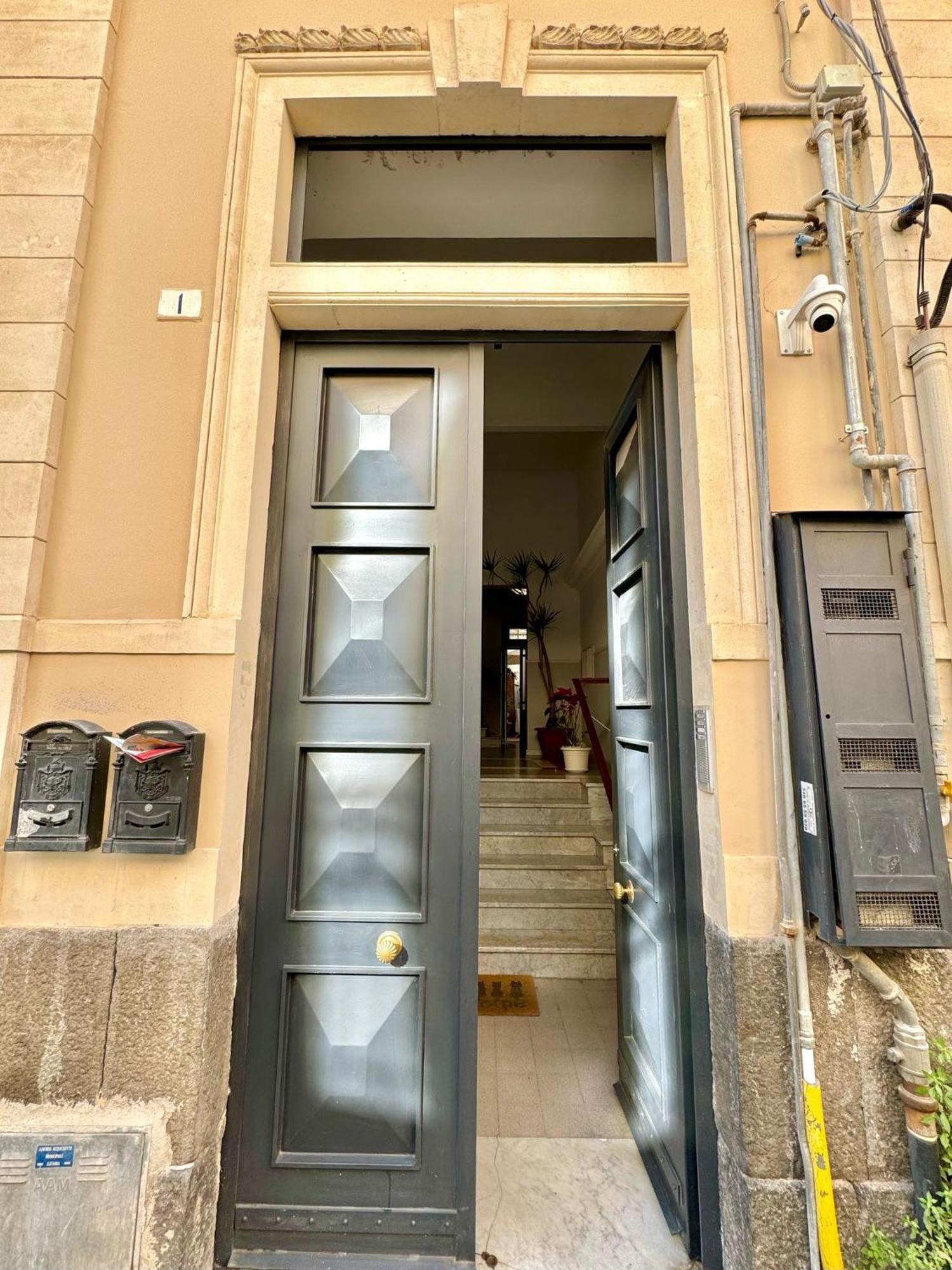 Cortile Nobile Luxury Suites 卡塔尼亚 外观 照片